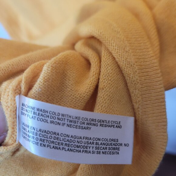 Carolyn Taylor Yellow Button Detail 3/4 Sleeve Knit Top - Picture 6 of 12